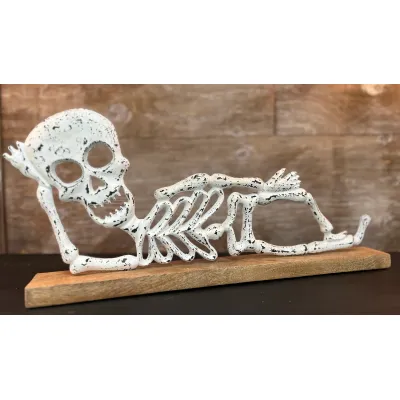 Mr. Bones 19x9in