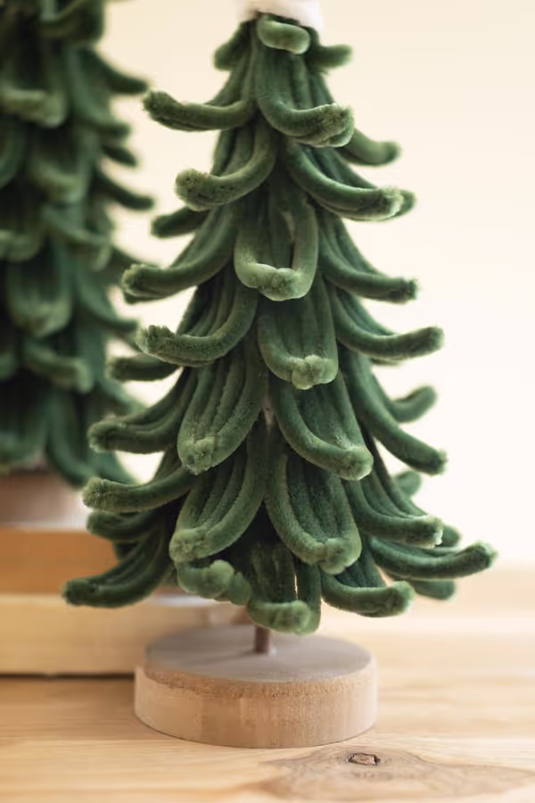 Set of 3 Pipe Cleaner Christmas Trees with Hats