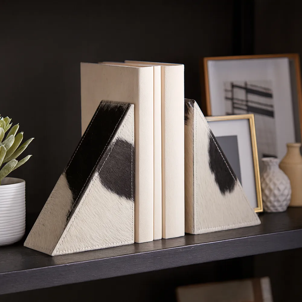 RAYMONDTON SET OF 2 IVORY BOOKENDS 7 (IN)