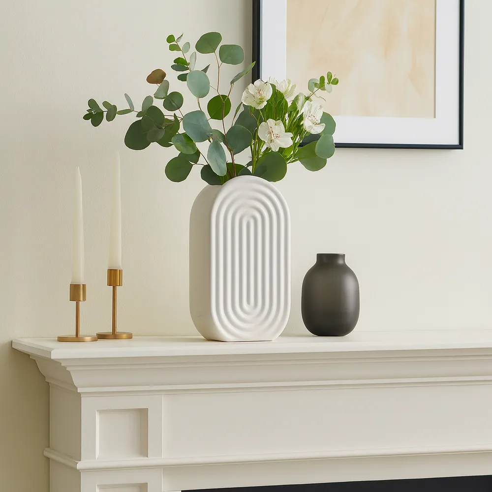 ELTONLAND WHITE VASE 11 (IN)