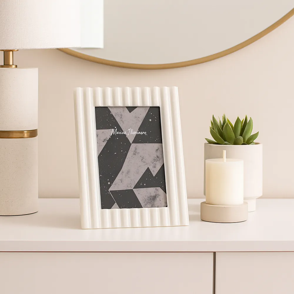 NILESTONE WHITE FRAME 9 (IN)