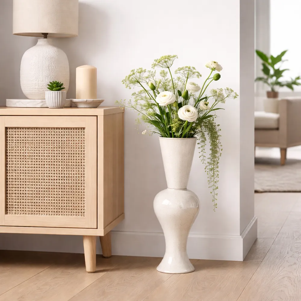 DAXTONTON IVORY VASE 24 (IN)