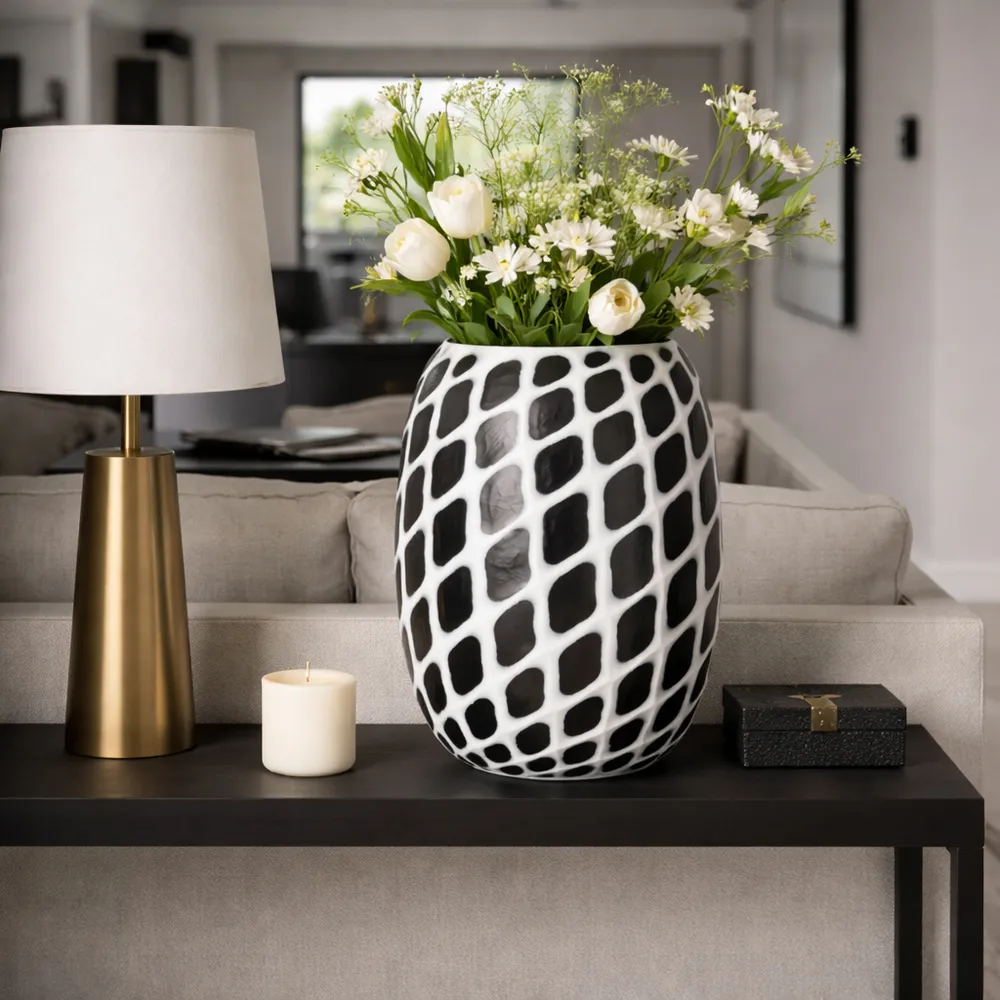 ALMABURN BLACK GLASS VASE 18 (IN)