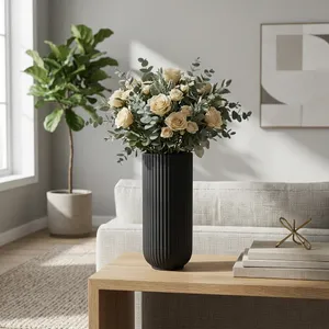 HANNAHTON BLACK VASE 11 (IN) 8