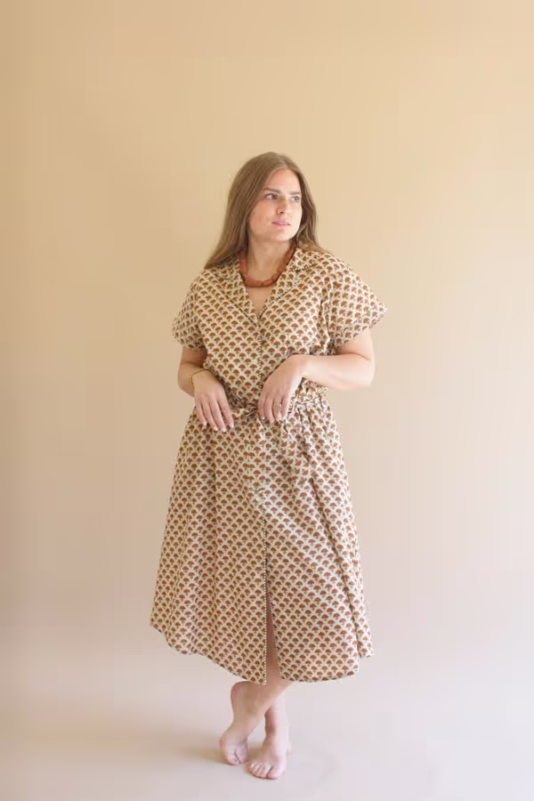 Brown Short-Sleeve Printed Button-Front Dress with Trim