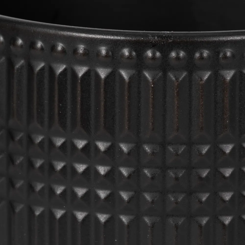 LYNNWELL BLACK PLANTER 5 (IN)