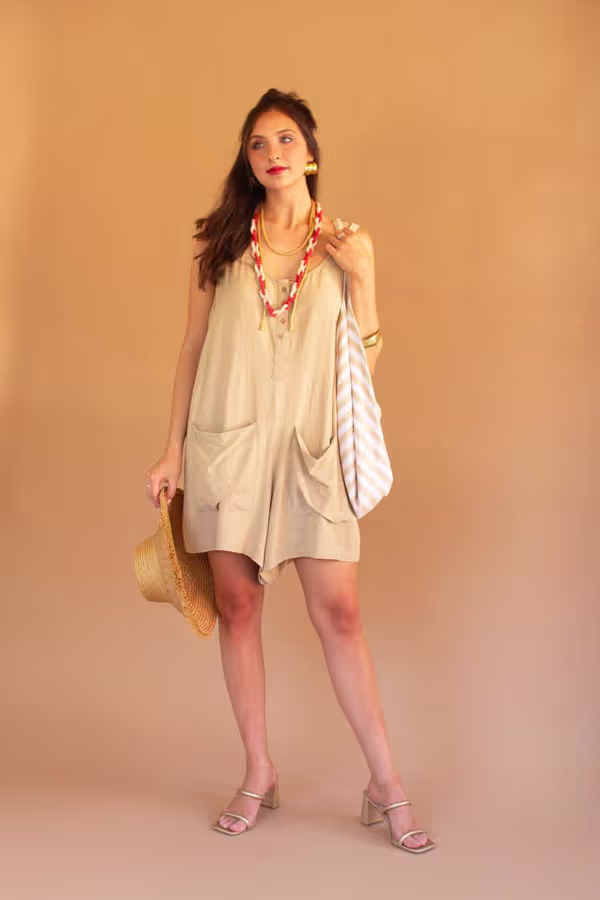 Adjustable-Strap Short Jumper with Front Pockets / Oatmeal