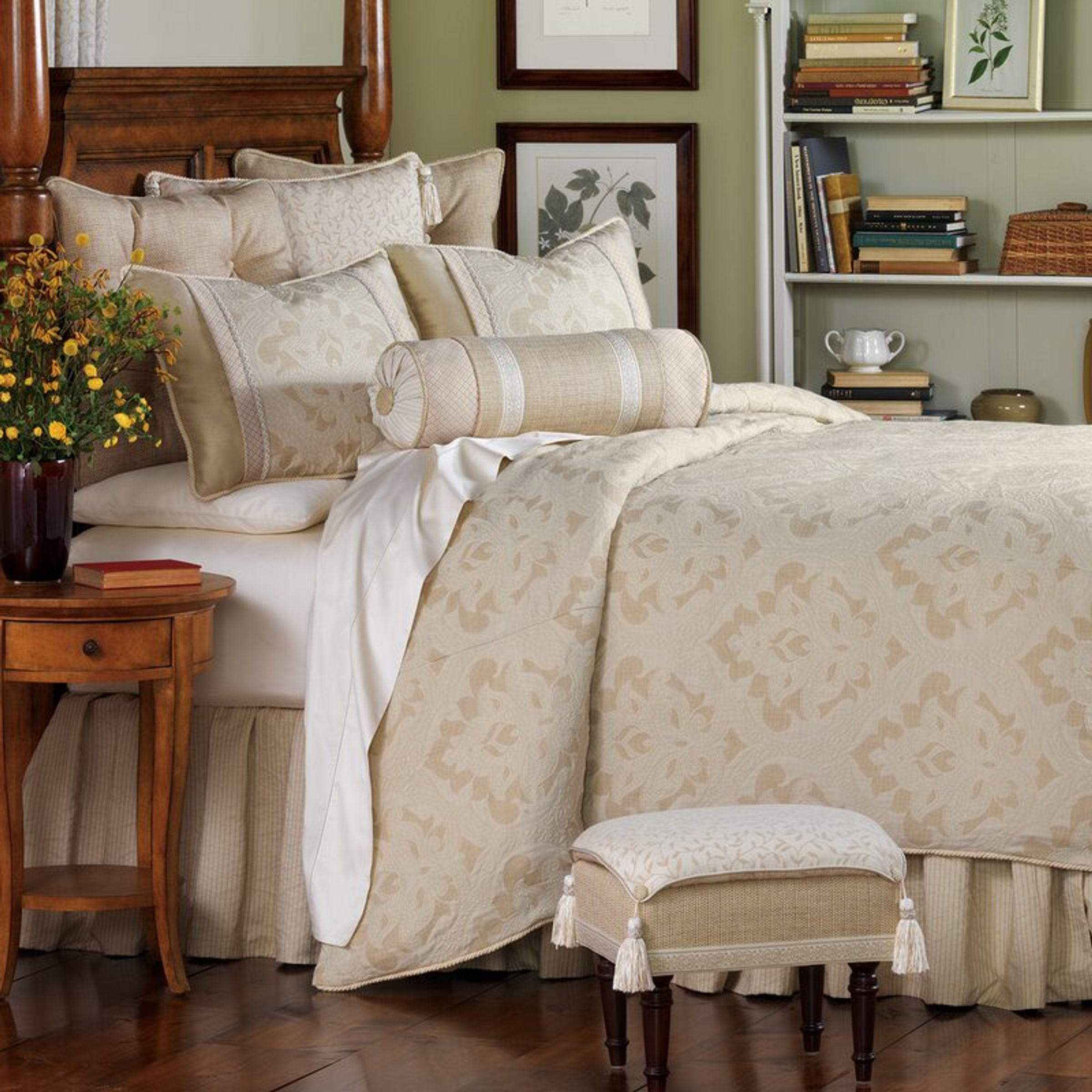 Brookfield Traditional Damask Comforter