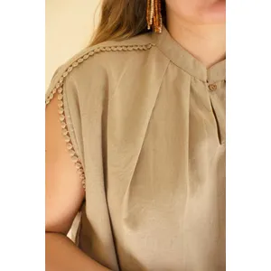 High-Neck Shortsleeve Blouse with Flat Pom-Pom Lace Detail / Oatmeal 3