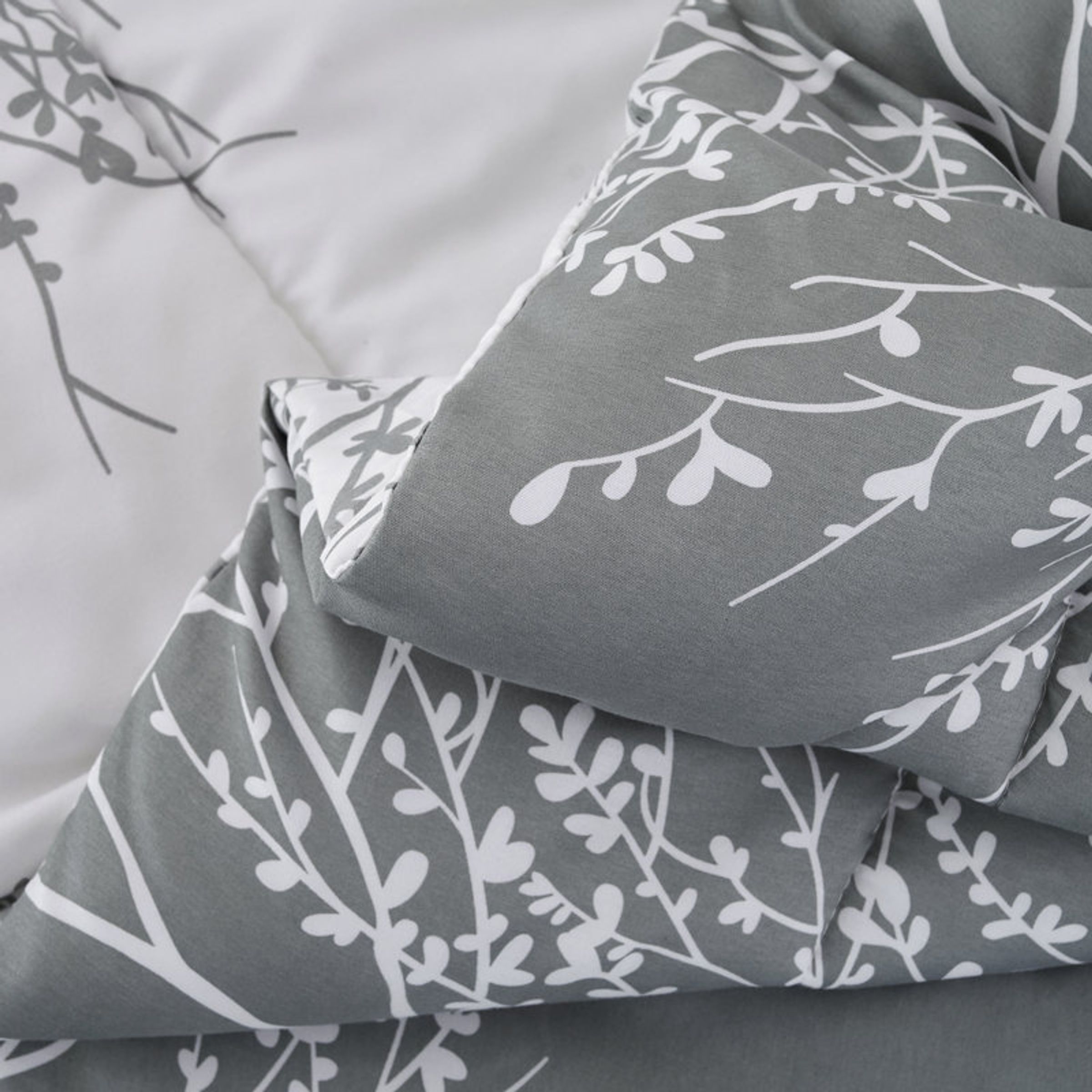 6-Piece Foliage Foliage Reversible Comforter Set