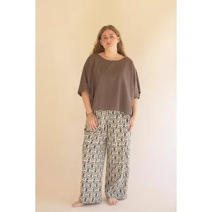 Short-Sleeve Blouse with Button Detail on Sleeves / Oregano 1