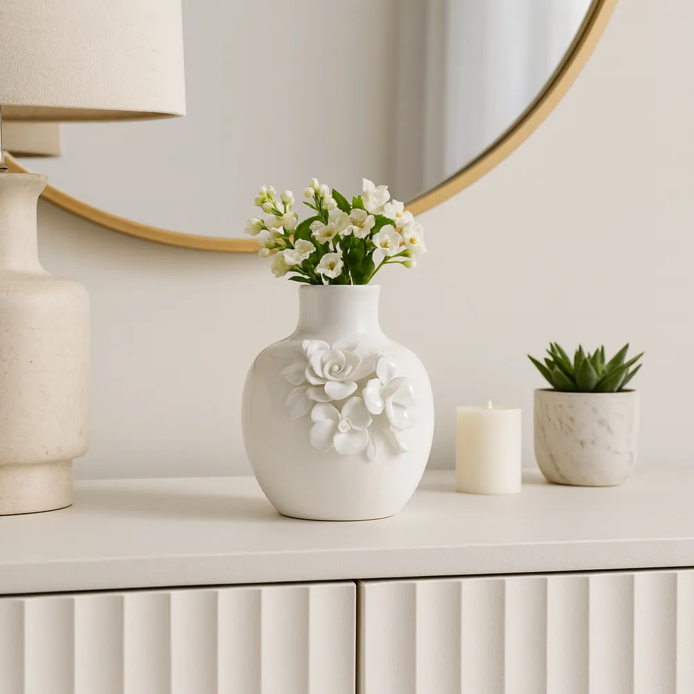 RYLANBEACH WHITE VASE 7 (IN)