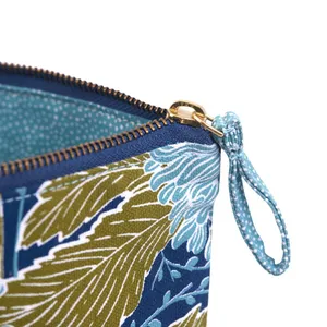 Chrysanthemum Bird Large Essential Canvas Pouch 5