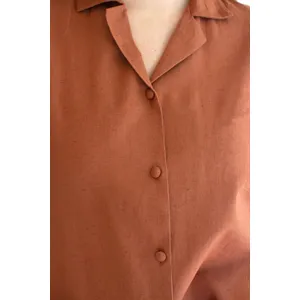 Short-Sleeve Button-Front Blouse with Collar / Cinnamon 3