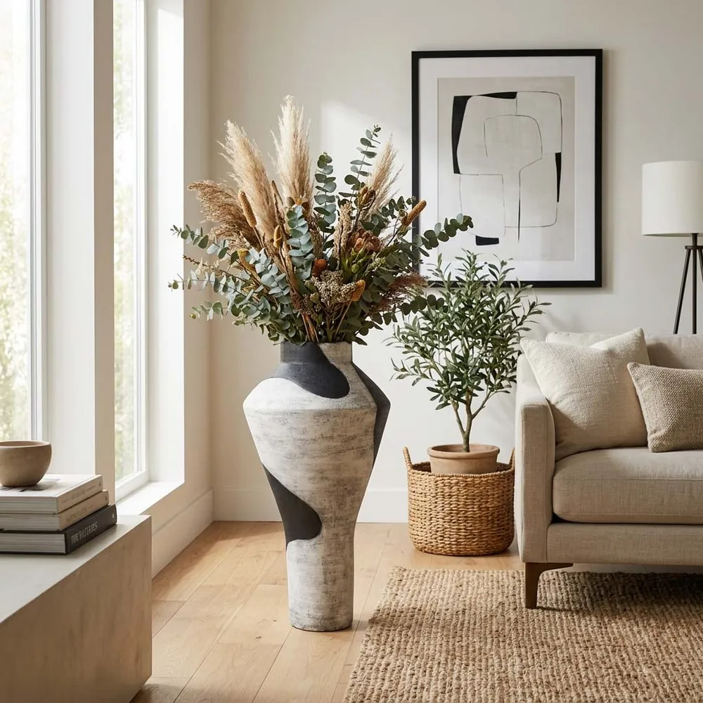 GRIFFINWELL WHITE VASE 34 (IN)