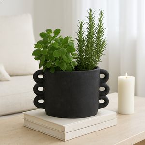 ARLOWHAVEN BLACK PLANTER 8 (IN) 11