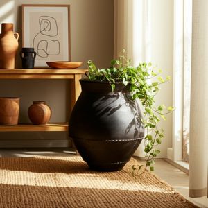 LARKVIEW BLACK VASE 20 (IN) 2