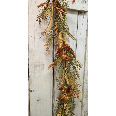 A Fall Gathering Garland