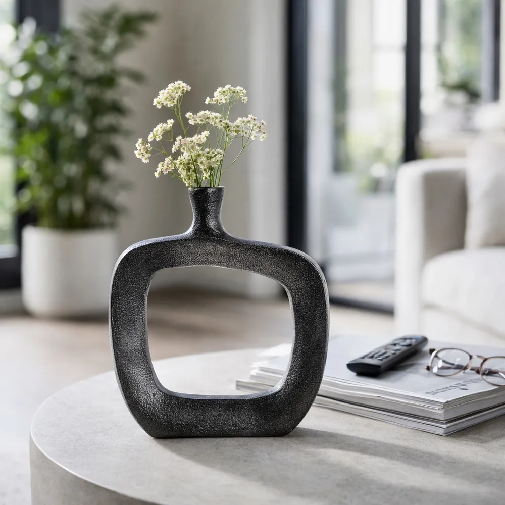 BREWERBROOK BLACK VASE 8 (IN)