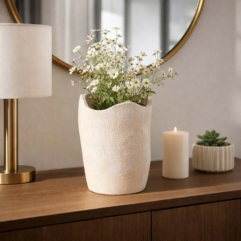 INGRIDSHAW IVORY VASE 10 (IN)