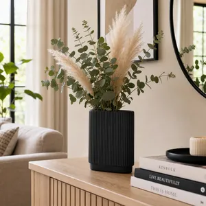 BAIRDMILL BLACK VASE 8 (IN) 2