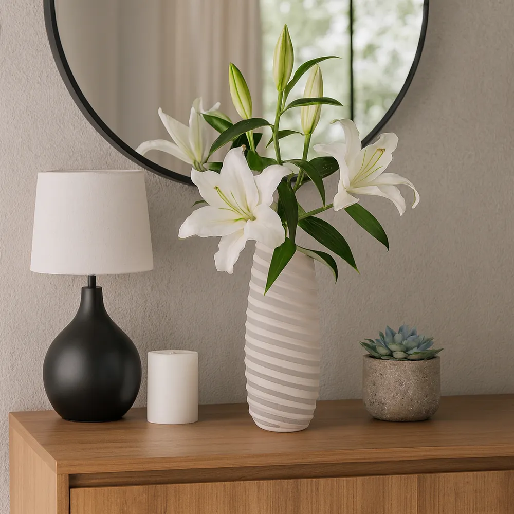 SAMSONWICK IVORY GLASS VASE 18 (IN)