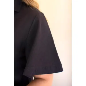Short-Sleeve Button-Front Blouse with Collar / Midnight 2