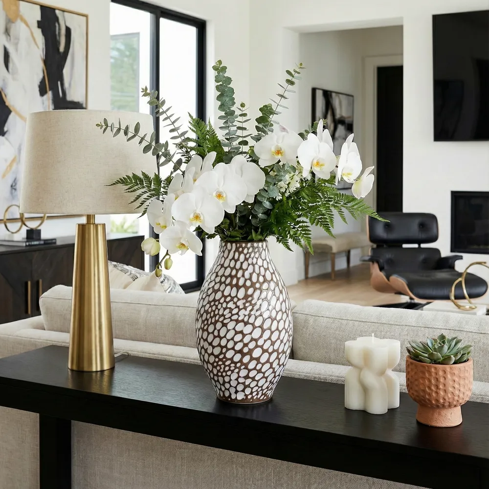 HARPERMILL BROWN VASE 10 (IN)