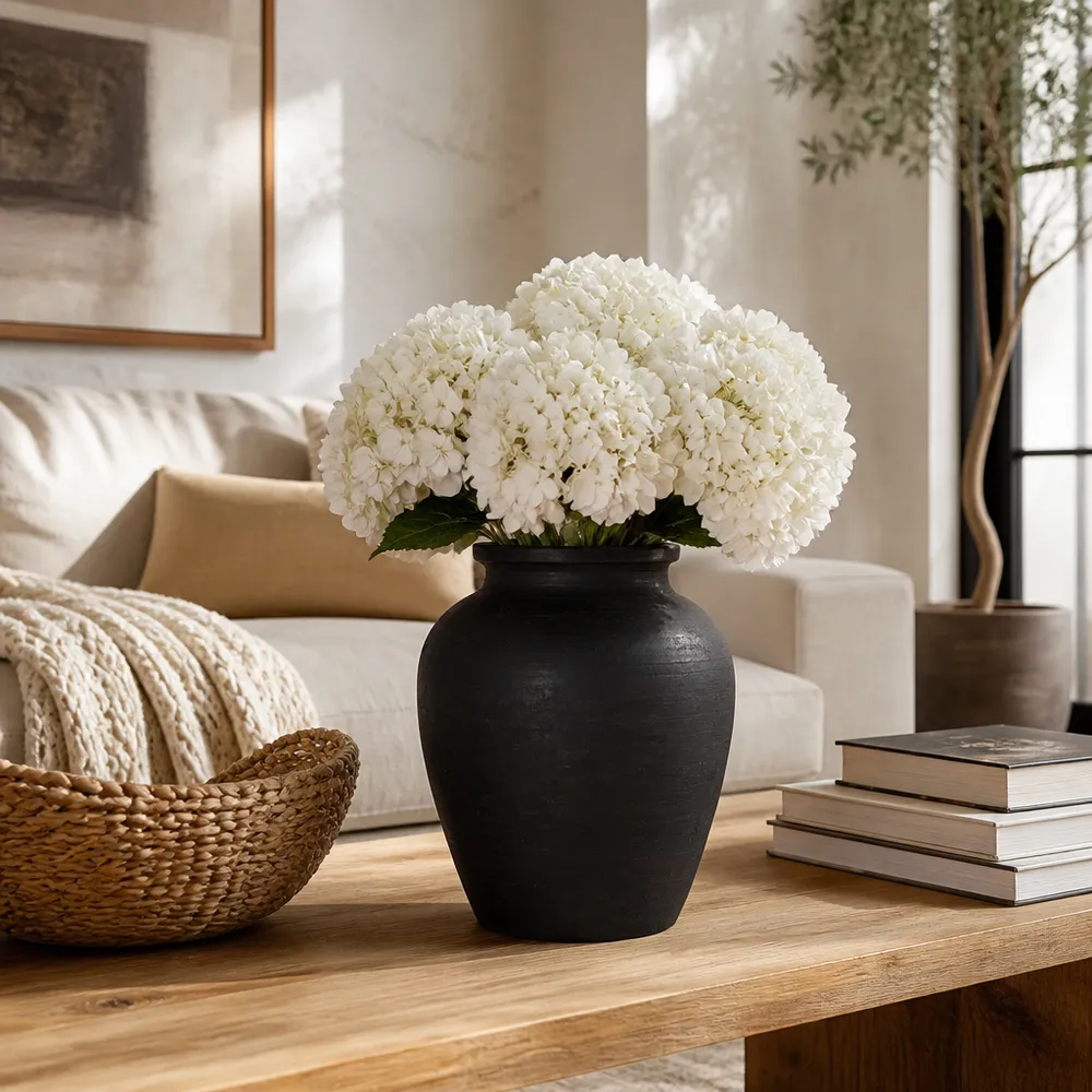 HAWLEYWORTH BLACK VASE 11 (IN)