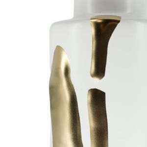 JUNEROSE WHITE VASE 16 (IN) 7