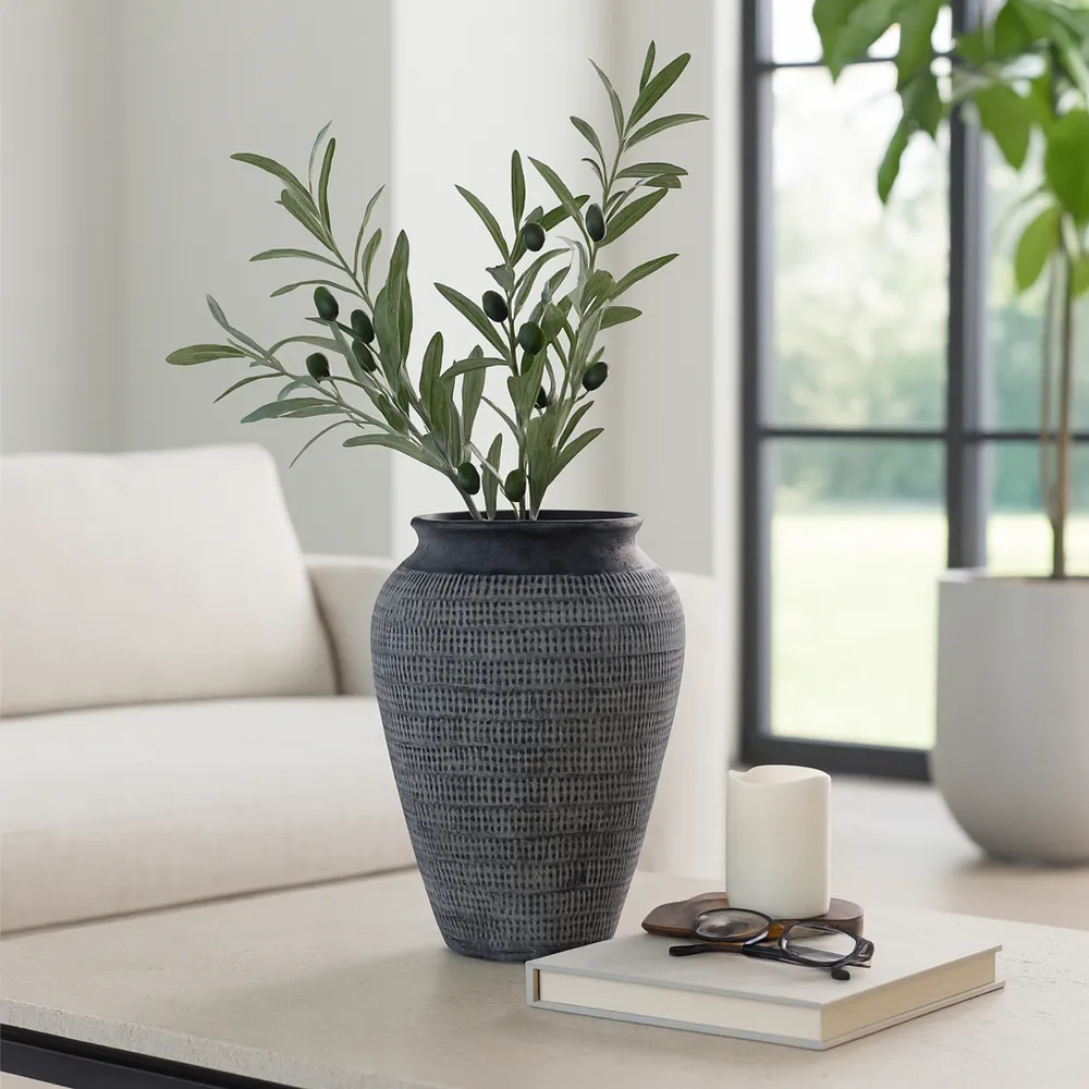 CARLINLAKE BLACK VASE 16 (IN)