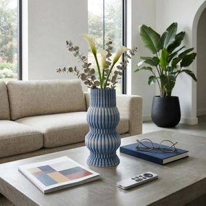 GRIFFINRUN BLUE VASE 11 (IN) 9