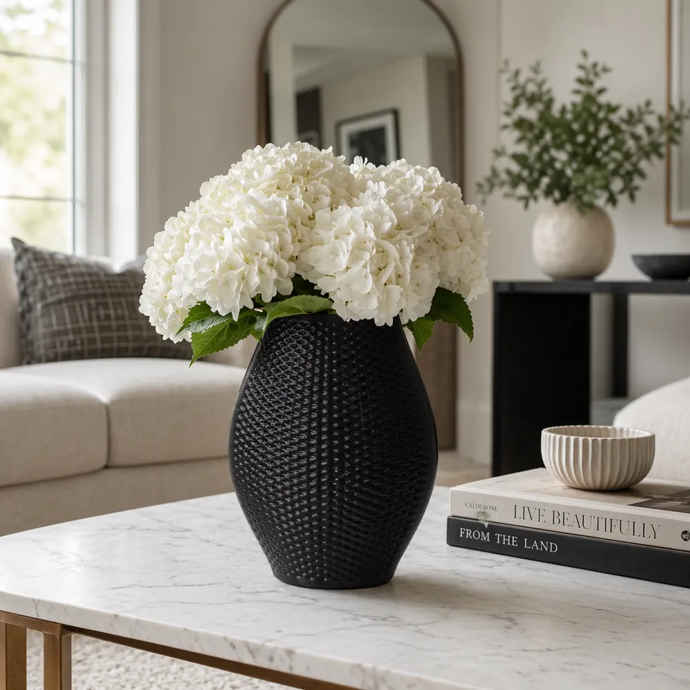 SKYLERSIDE BLACK VASE 11 (IN)