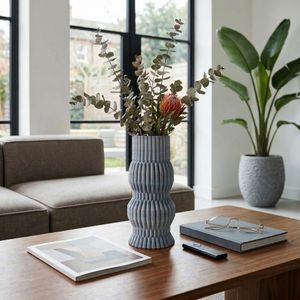 GRIFFINRUN BLUE VASE 15 (IN) 9