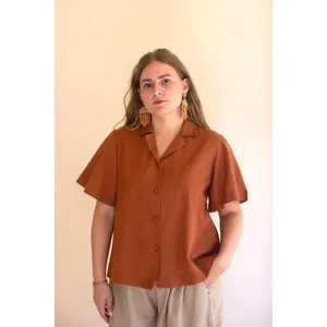 Short-Sleeve Button-Front Blouse with Collar / Cinnamon 1