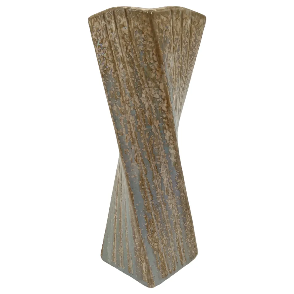 GRANTHAMWAY COPPER VASE 11 (IN)