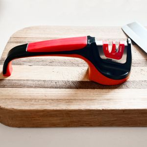 AccuSharp Asian-Style Knife Sharpener 6