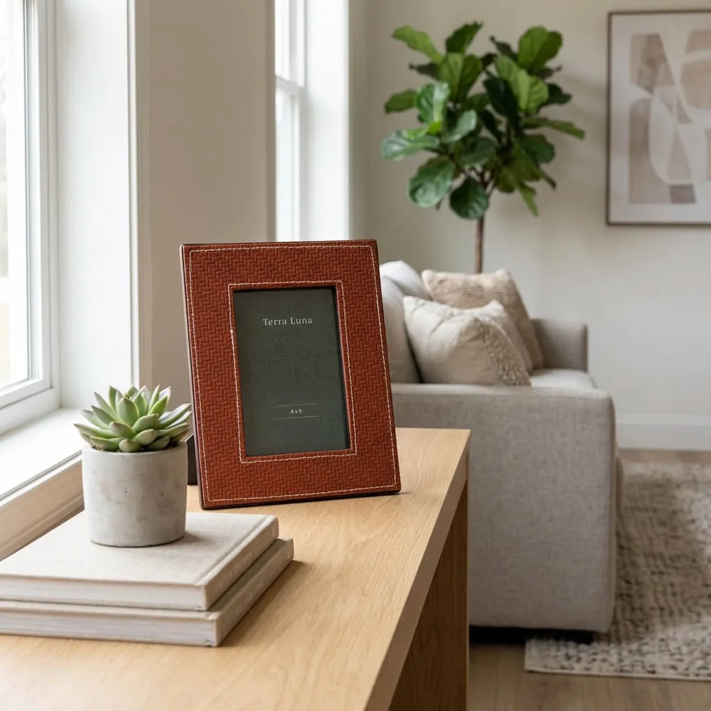 GILBERTWELL BROWN FRAME 9 (IN)