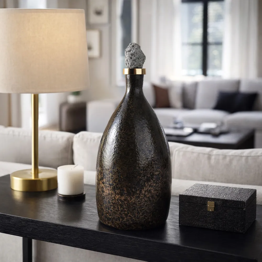 FARLEYDALE BLACK GLASS VASE 18 (IN)