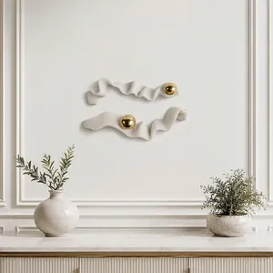 BOLTONMOOR SET OF 2 WHITE WALL SCULPTURES 5 (IN) 2