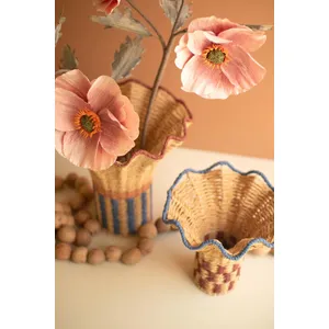 Set of 2 Twisted Paper Vases with Ruffled Rims 5