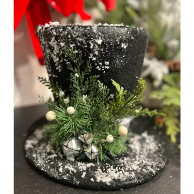 Black Top Hat Sitter 11in