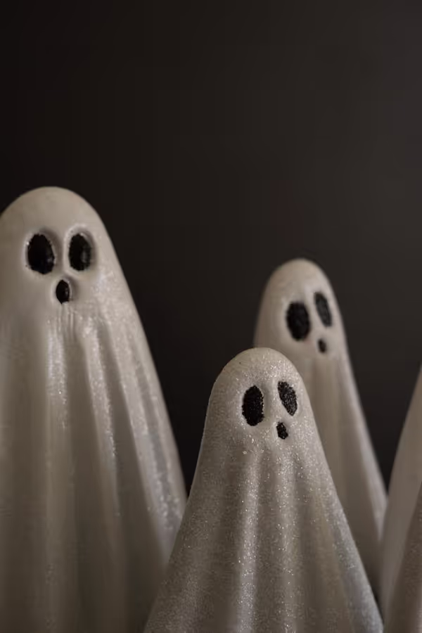 Set of 5 Metal Halloween Ghosts