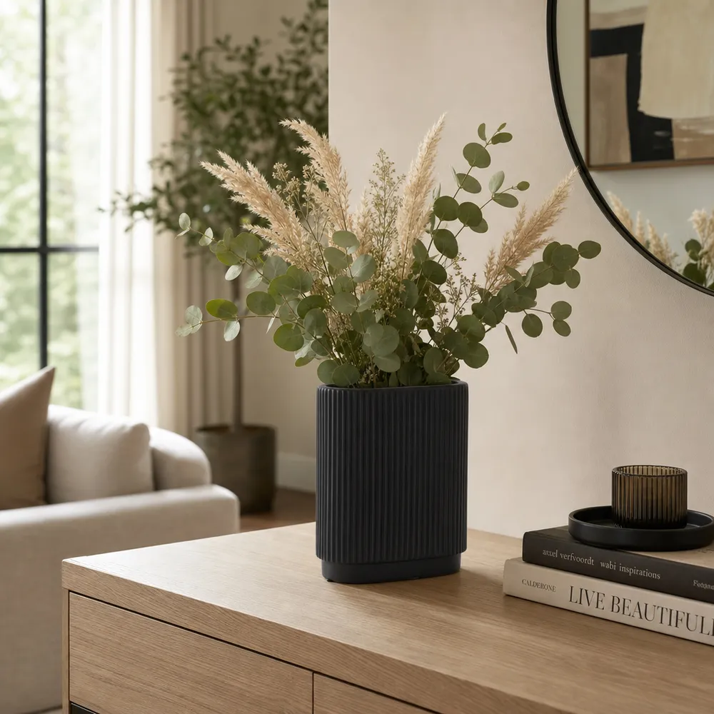 BAIRDMILL BLACK VASE 8 (IN)