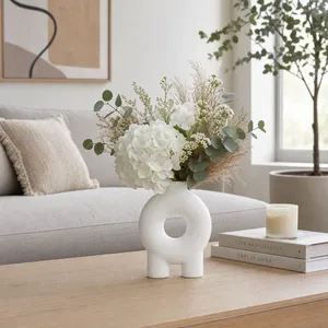DOYLEBURN WHITE VASE 7 (IN) 12