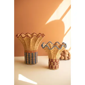 Set of 2 Twisted Paper Vases with Ruffled Rims 2