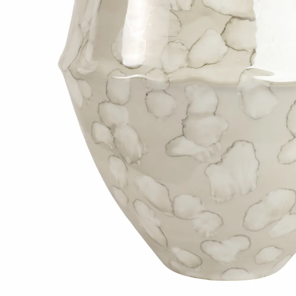 HANSONMILL IVORY VASE 10 (IN)