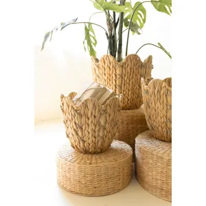 Set of 3 Seagrass Baskets with Wavy Rims 3