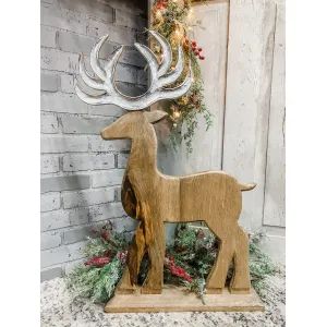 Wooden Reindeer 20x31in 1