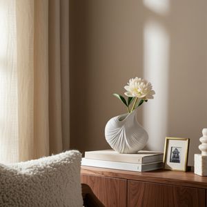 KELSEYPORT WHITE VASE 10 (IN) 11